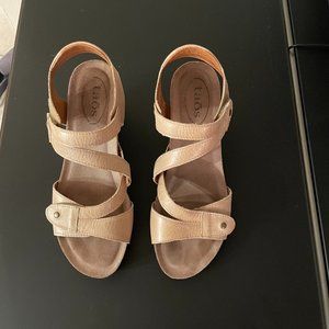 TAOS - Beige Comfort Sandal.  Wedge Heel.  Size 6.5-7 (37)